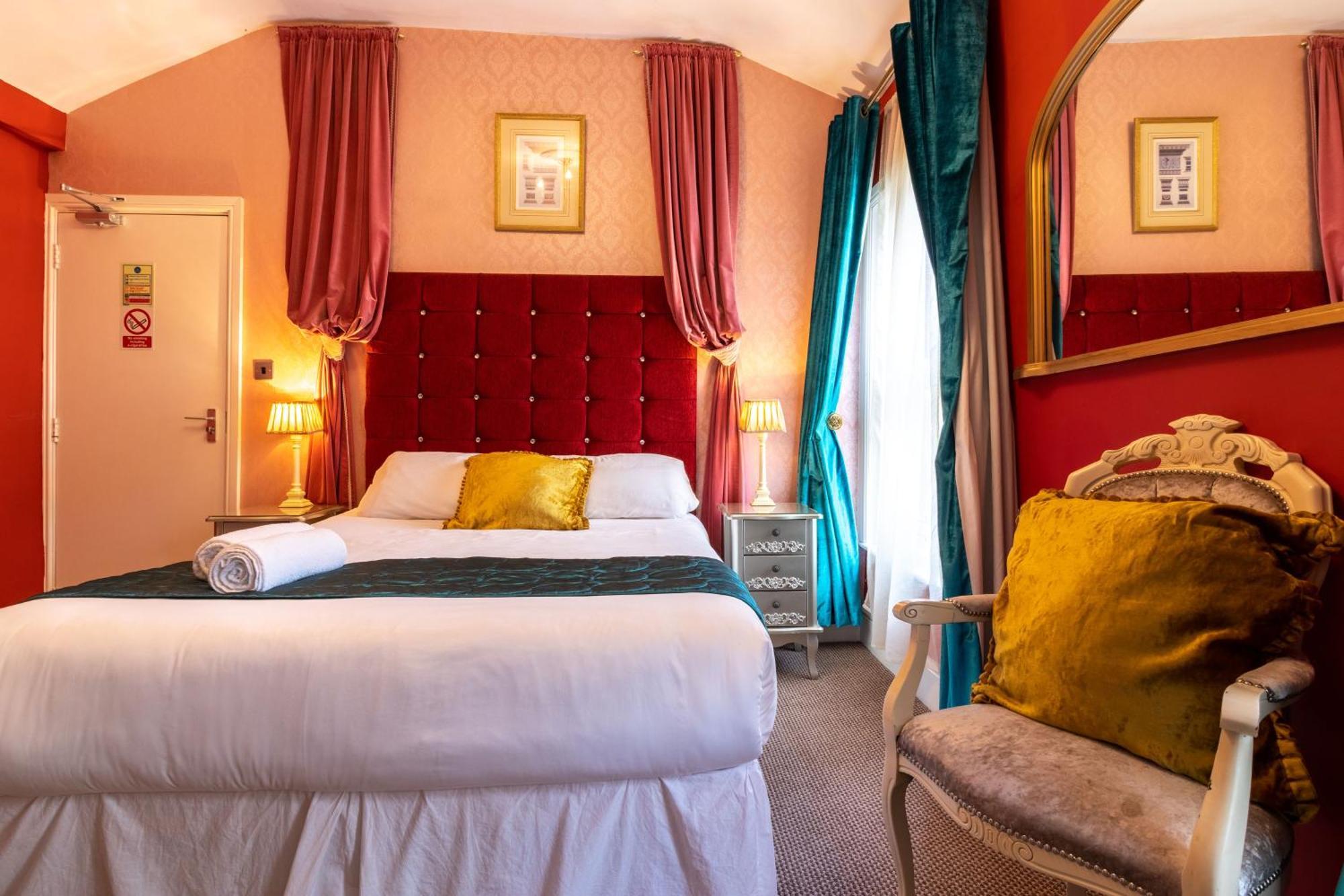בלקפול Hotel Rouge חדר תמונה